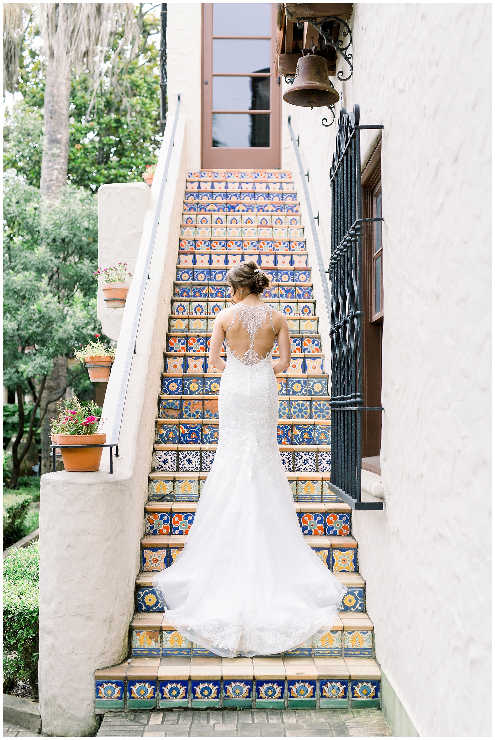 timeless bridals at the McNay Art Museum in San Antonio, TX for her Wedding Portraits with Monica Roberts Photography | www.monicaroberts.com